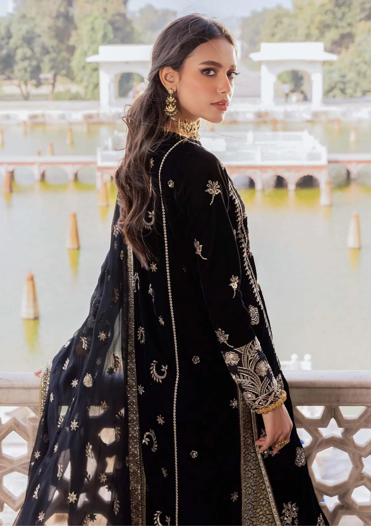 BAAGH - LOOK 02 | AIK Atelier Baagh Unstitched Velvet Winter Collection 2022 | Unstitched Embroidered Velvet Suits