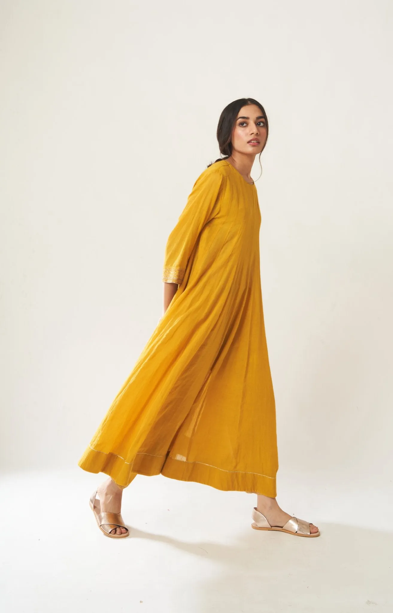 Dot   I   Kurta-Pants-And-Dupatta-4