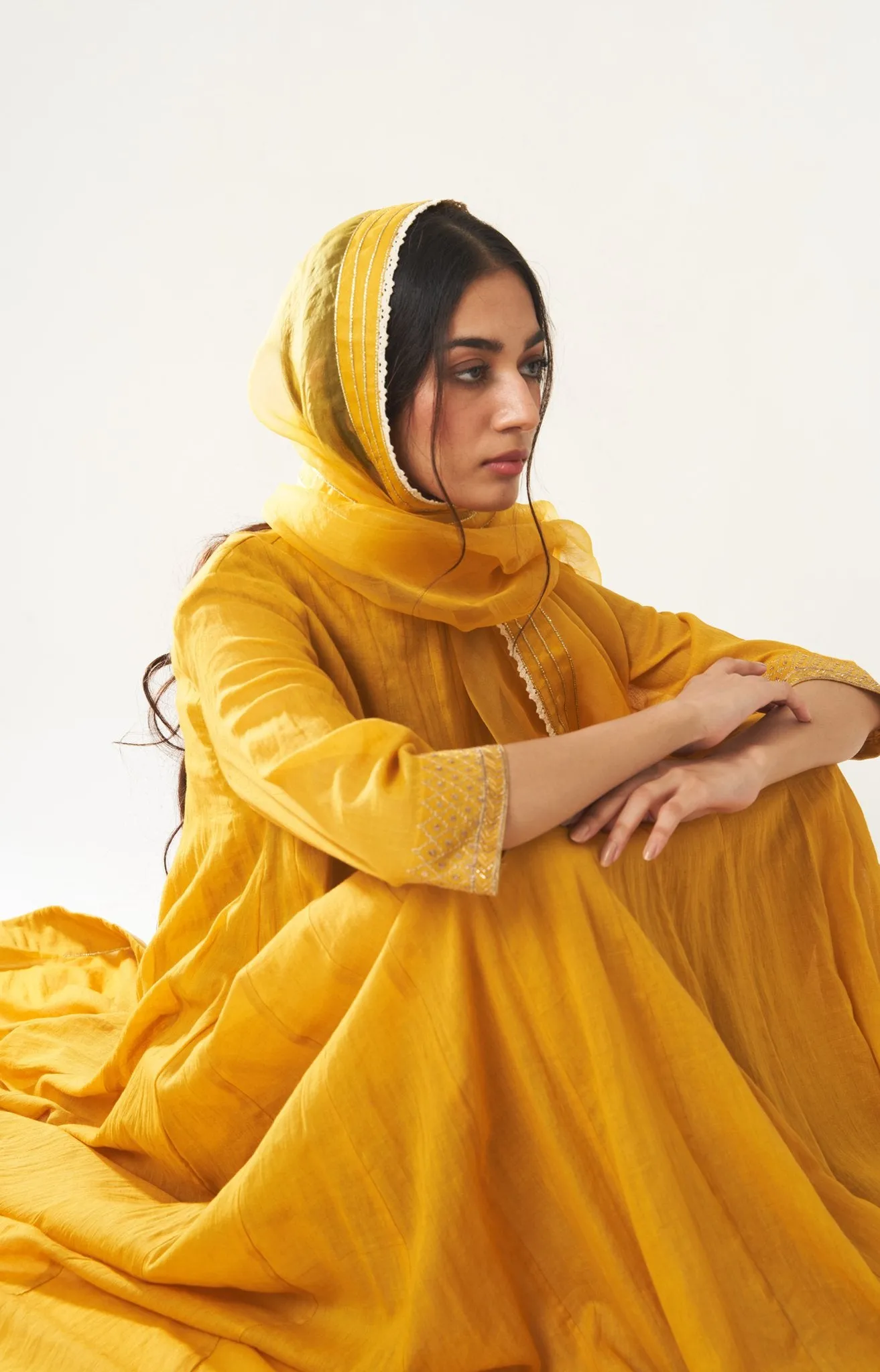 Dot   I   Kurta-Pants-And-Dupatta-4