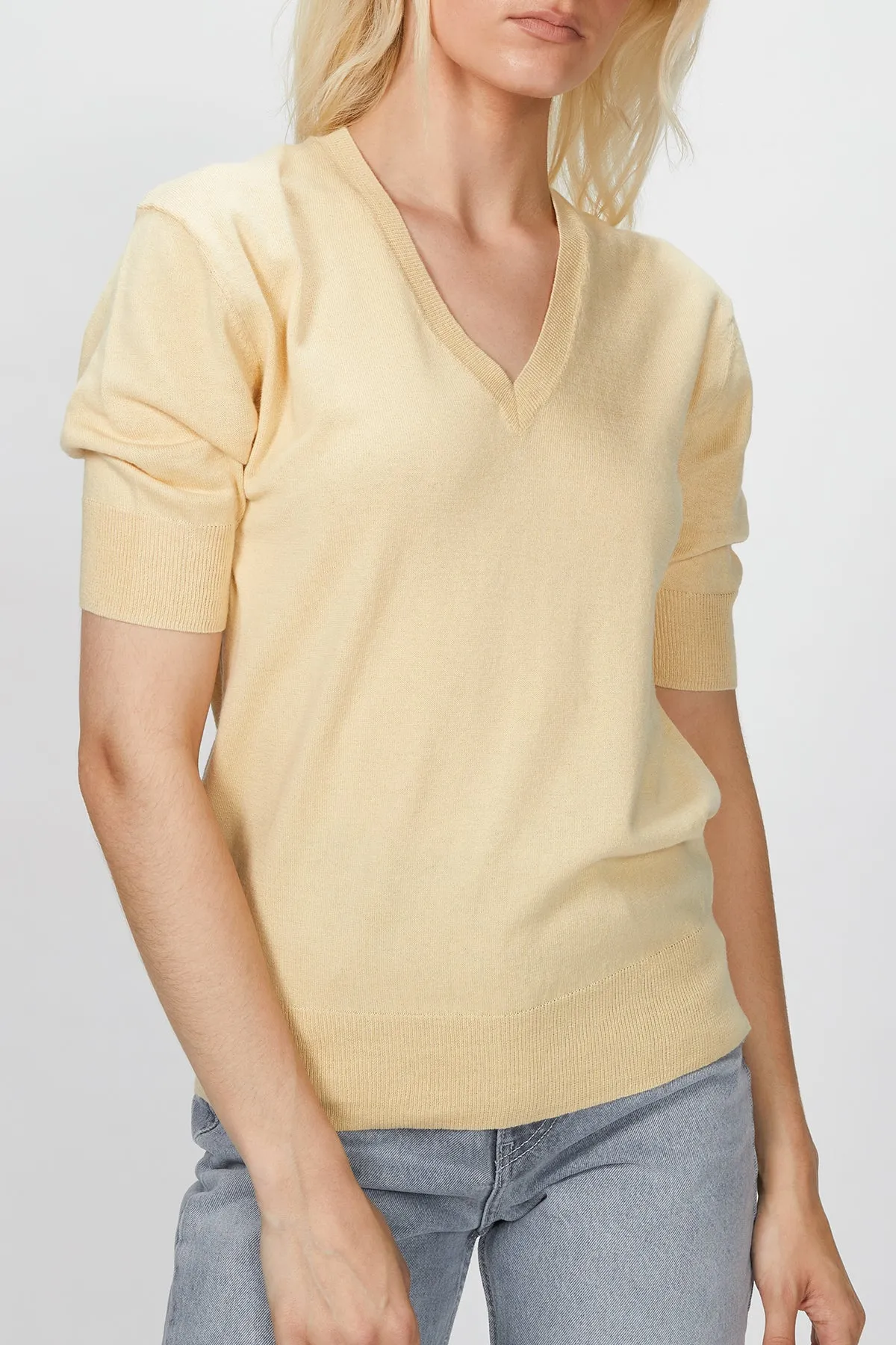 ELBOW V NECK