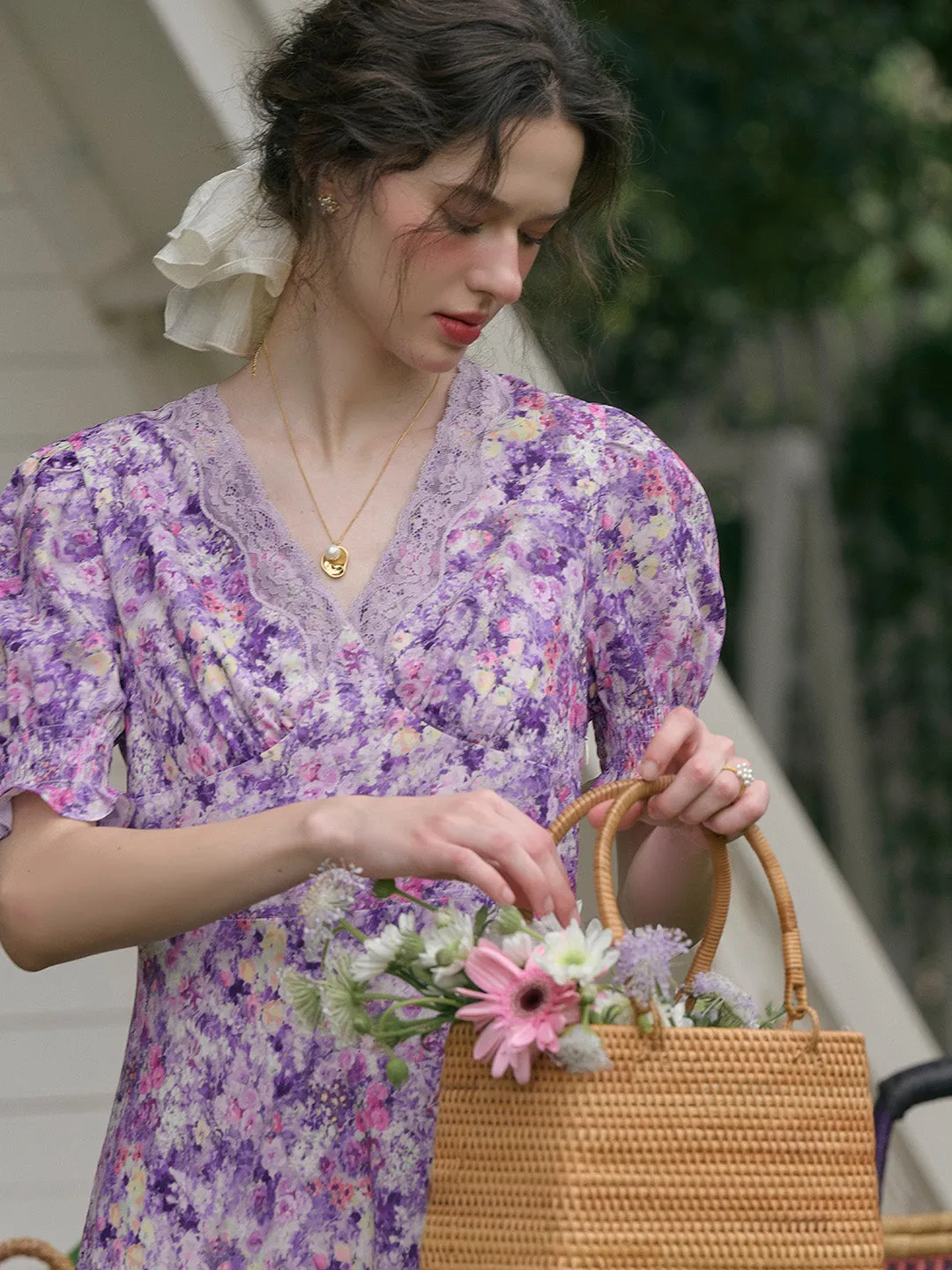 【Final Sale】Stormi Charming V-neck Lace Trimmed Floral Print Dress - Beige