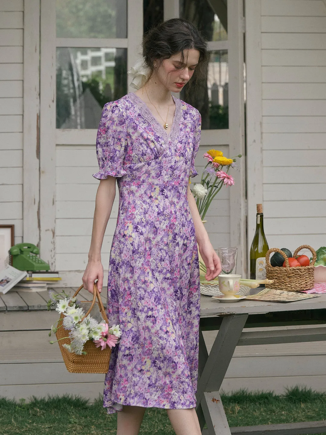【Final Sale】Stormi Charming V-neck Lace Trimmed Floral Print Dress - Beige