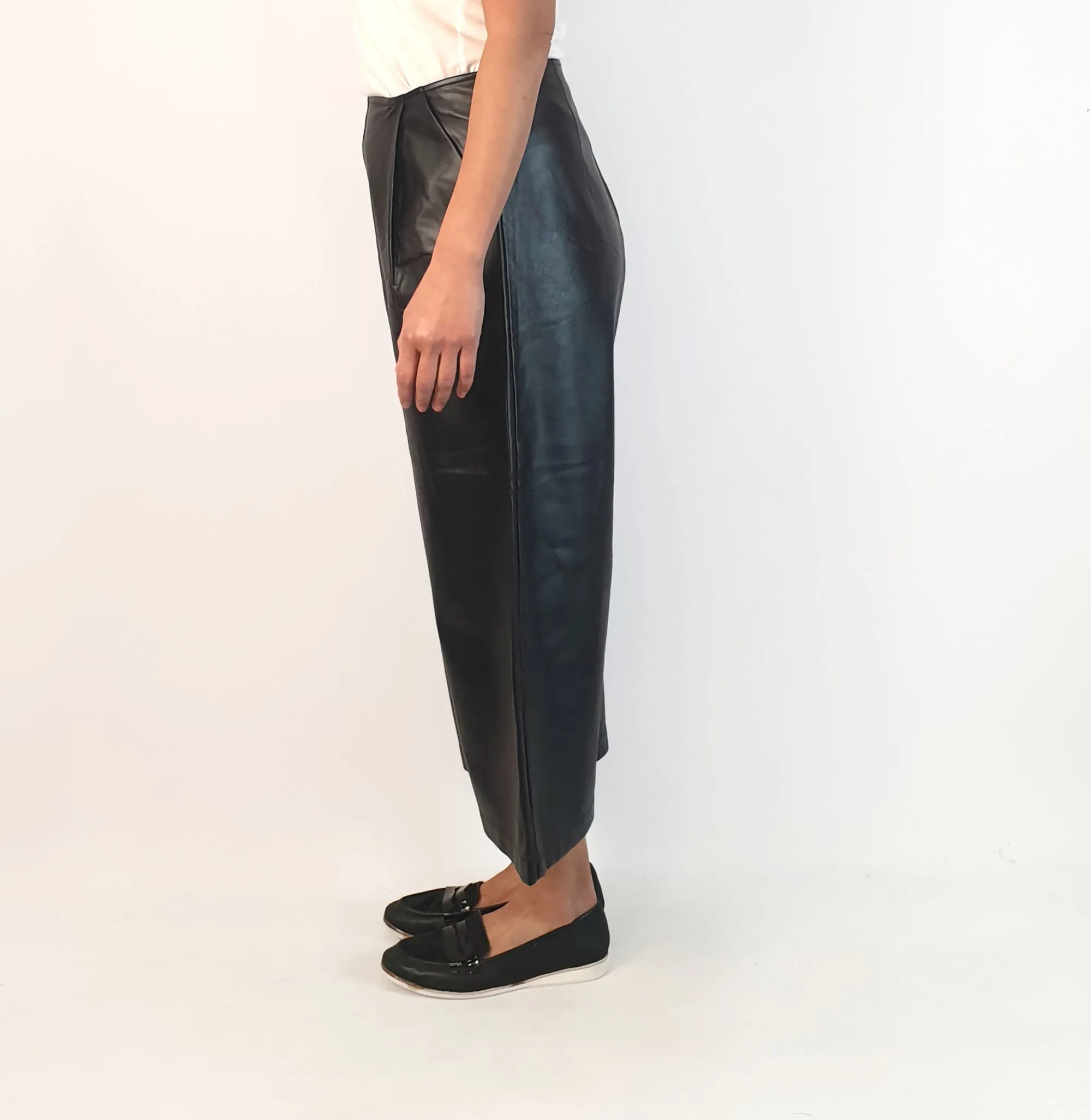 Leonard St faux leather wide leg cropped pants size 10
